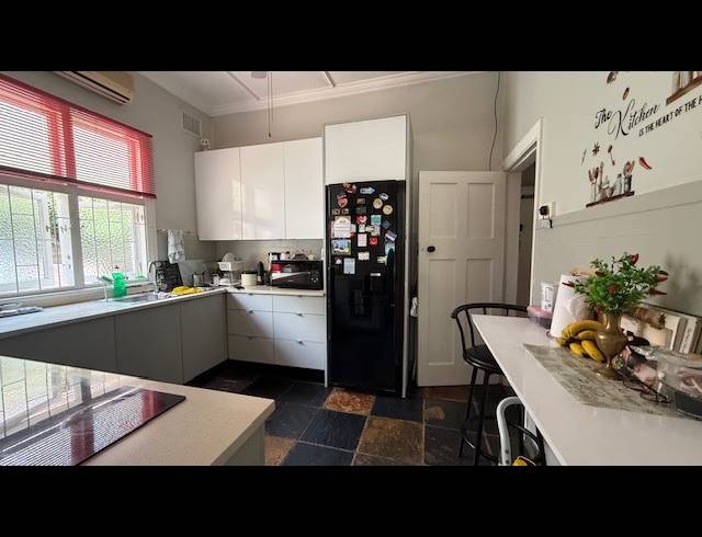 4 BEDROOM HOUSE TO LET IN GLENWOOD